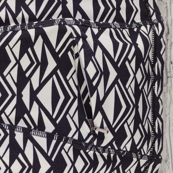 Lucy Active wear Athletic Tank Small Black White - Picture 7 of 10